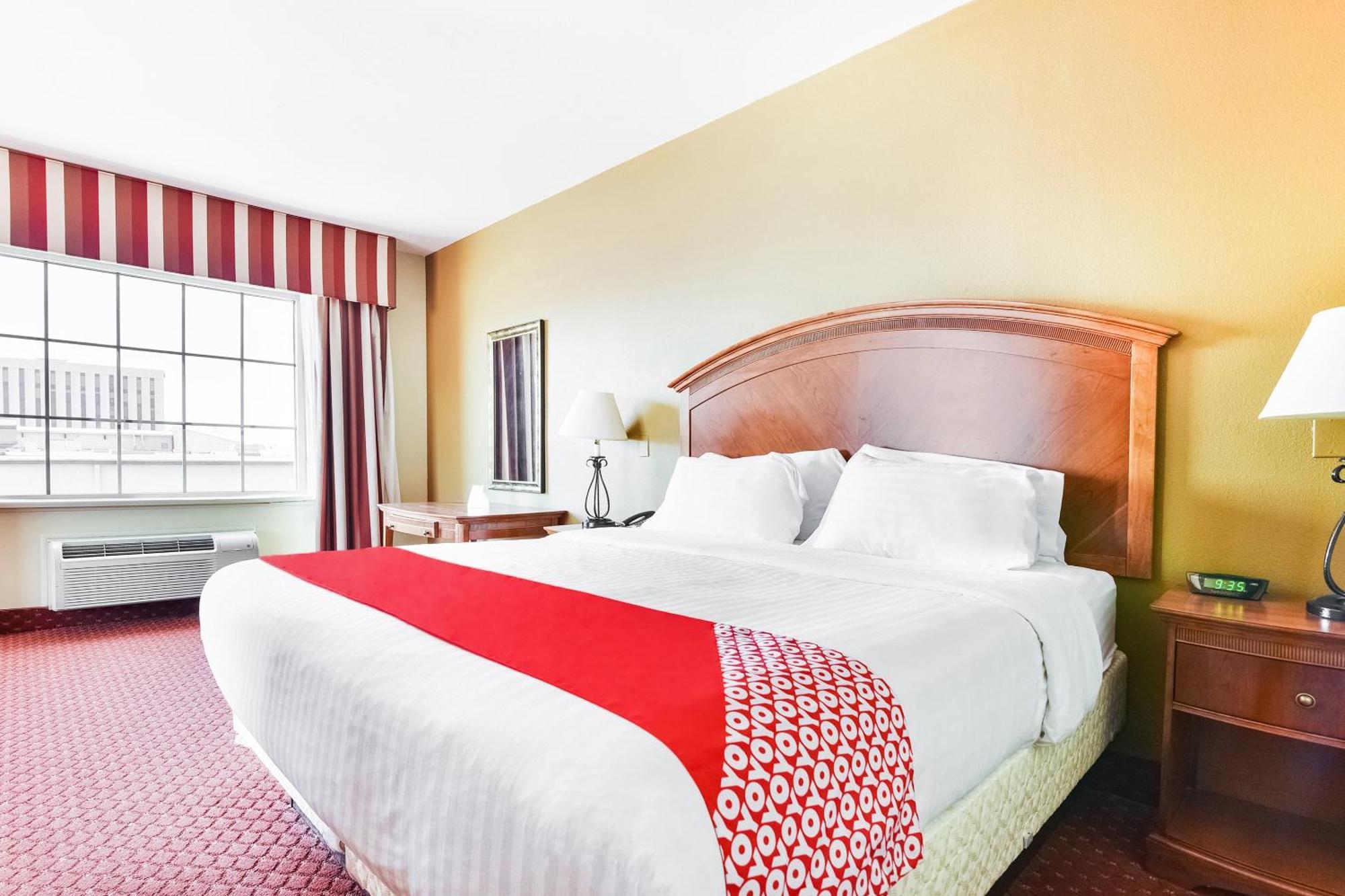 Oyo Townhouse Airport 3*
