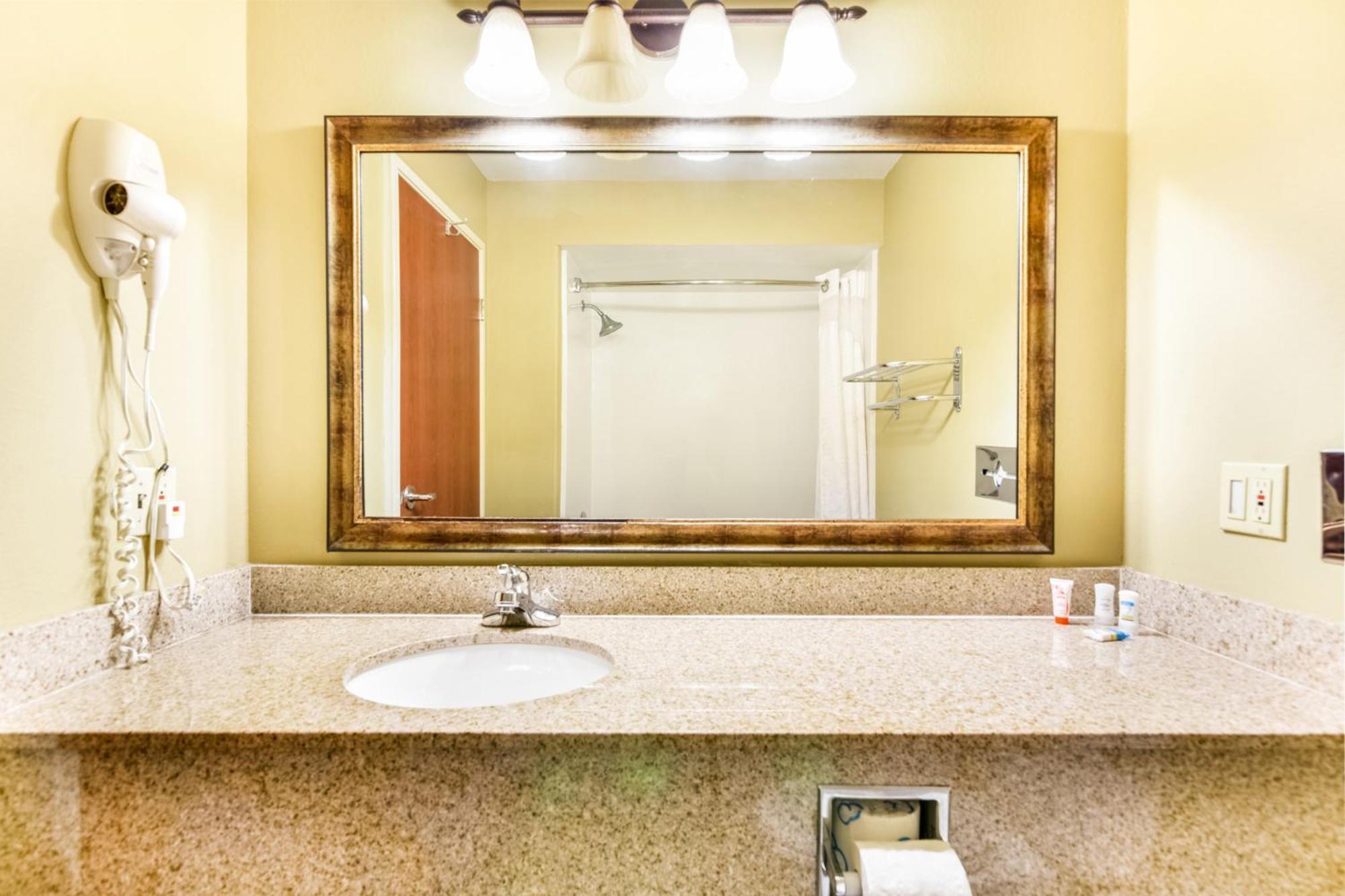 Hotel Oyo Townhouse Airport 3*