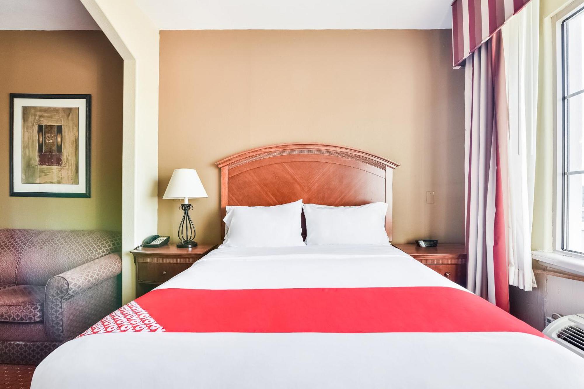 Oyo Townhouse Airport Hotel Oklahoma City