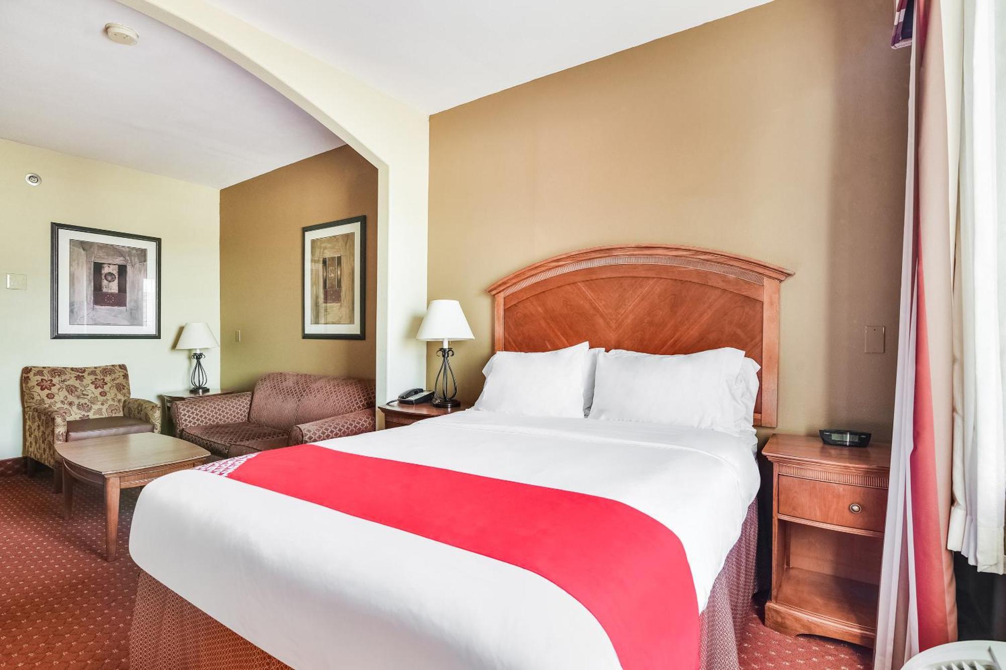 Hotel Oyo Townhouse Airport Oklahoma City