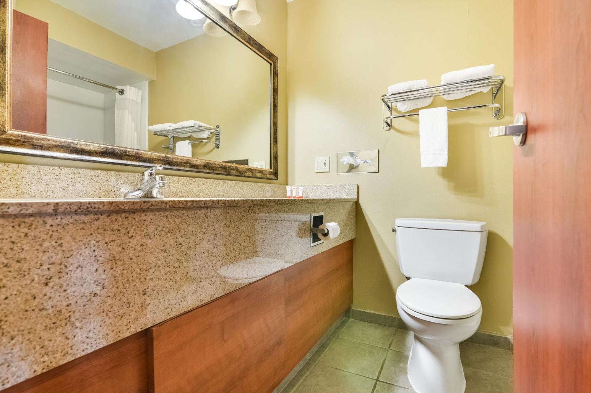 Oyo Townhouse Airport Hotel Oklahoma City