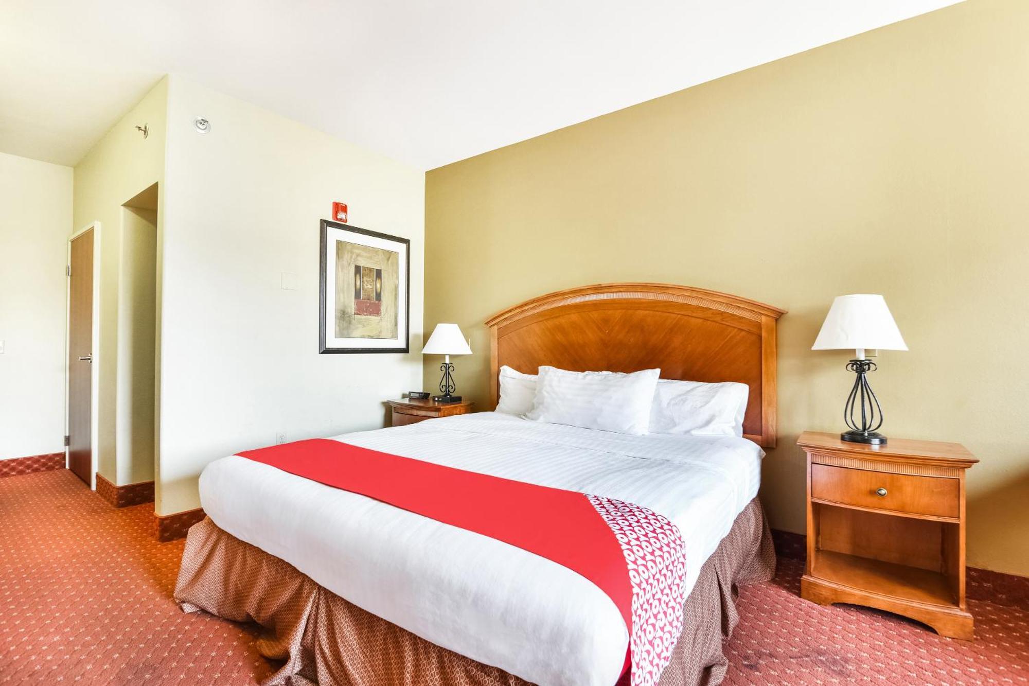 Oyo Townhouse Airport 3*