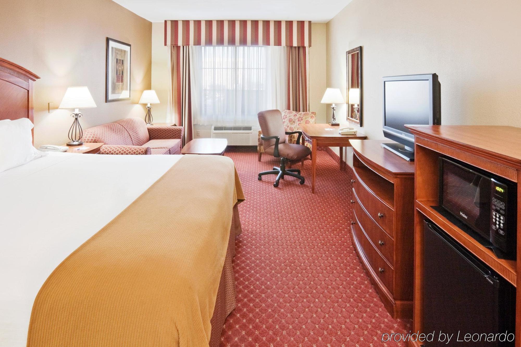 Oyo Townhouse Airport 3*