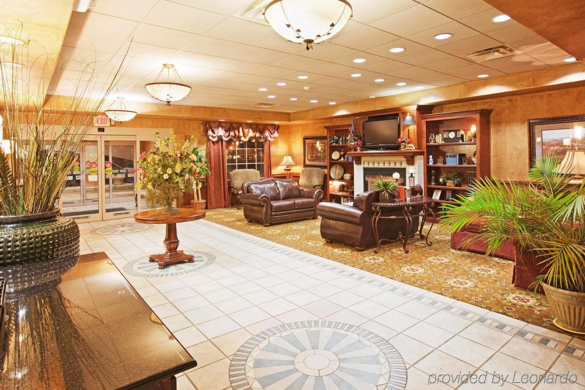 Oyo Townhouse Airport Hotel Oklahoma City