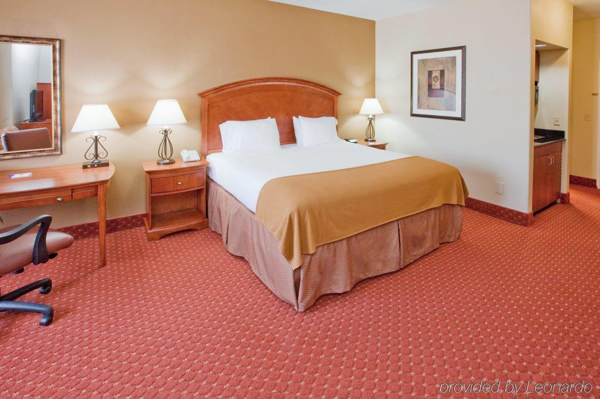 Hotel Oyo Townhouse Airport 3*