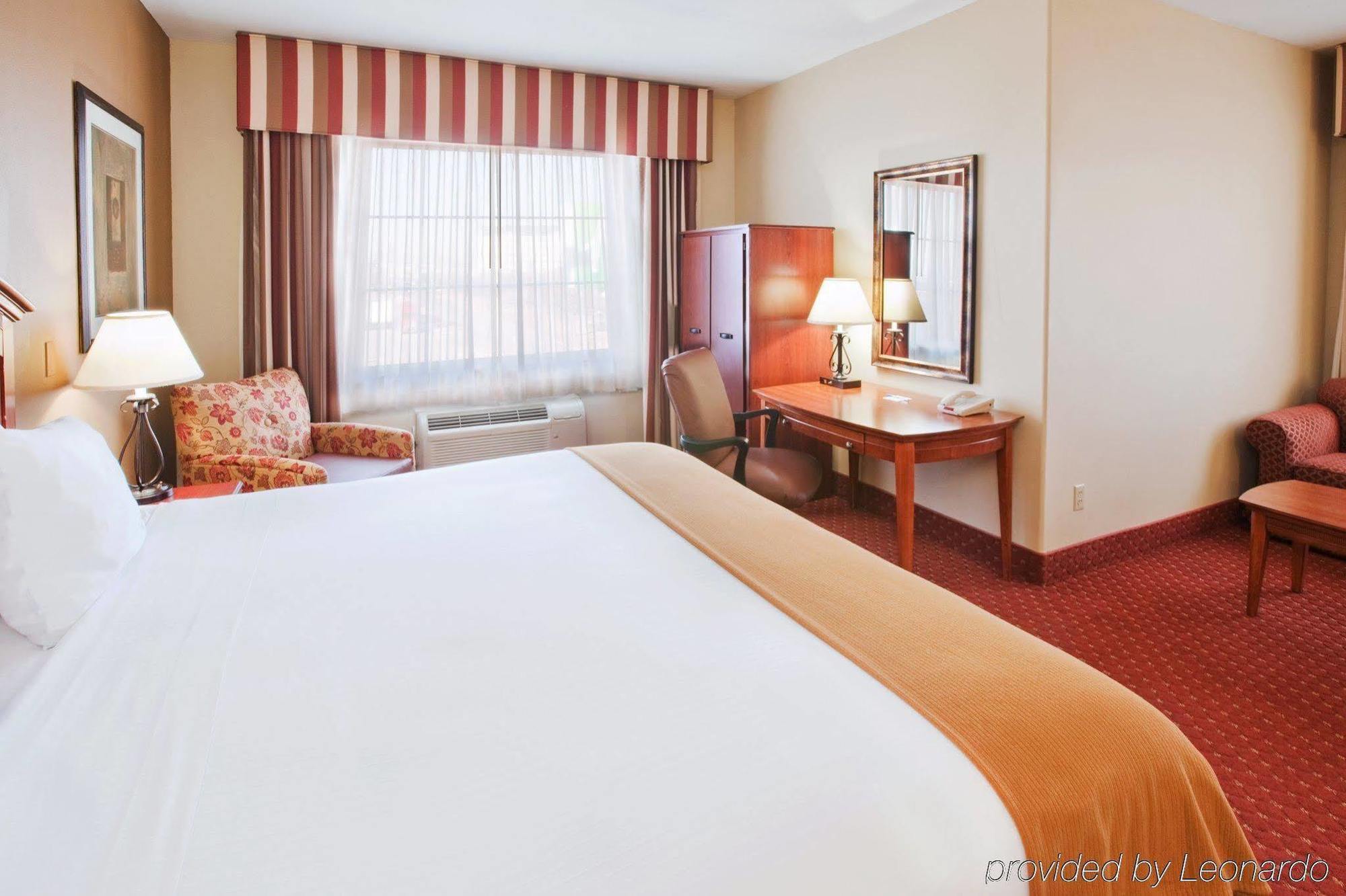 Oyo Townhouse Airport Hotel