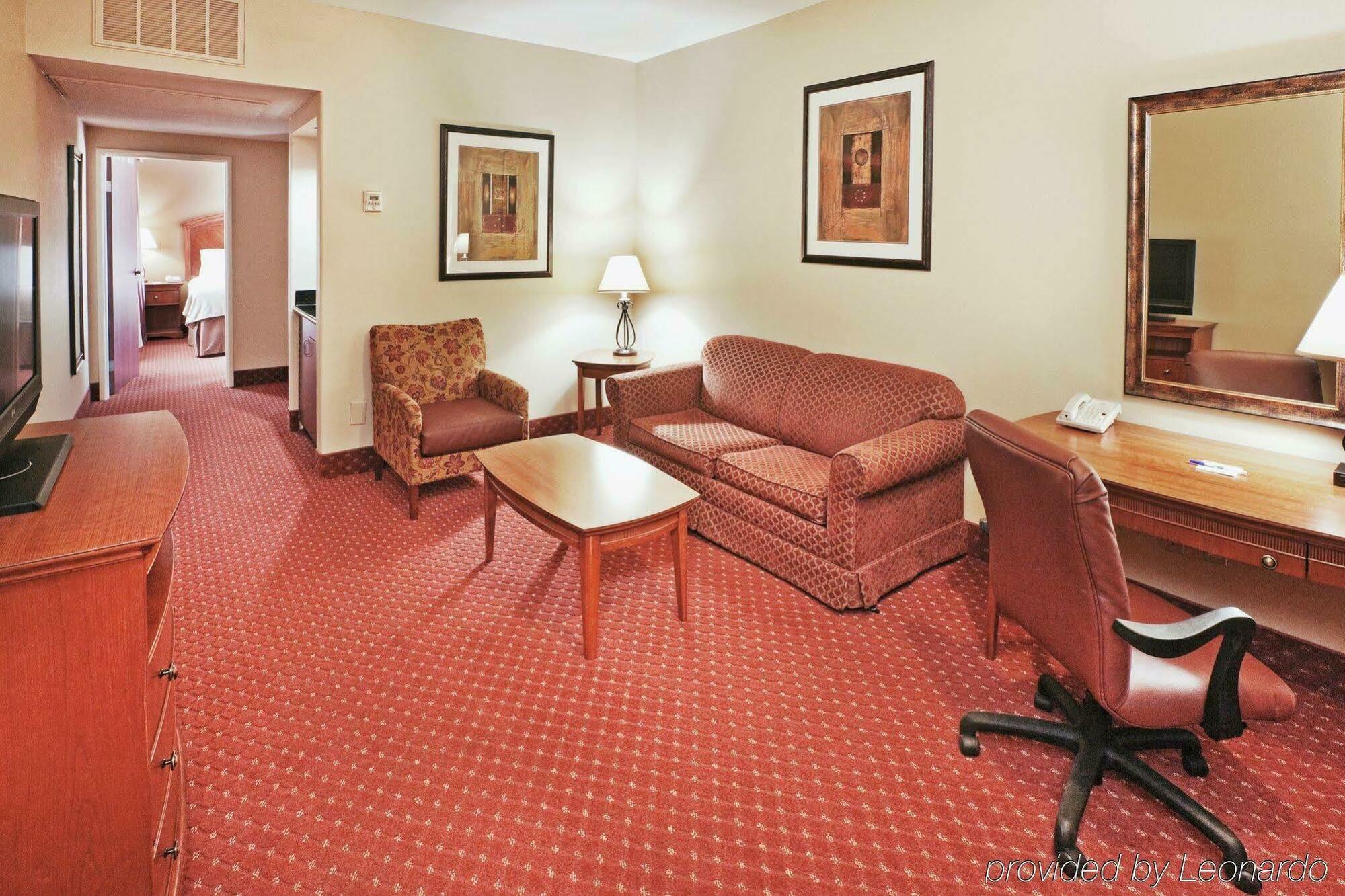 Oyo Townhouse Airport 3*
