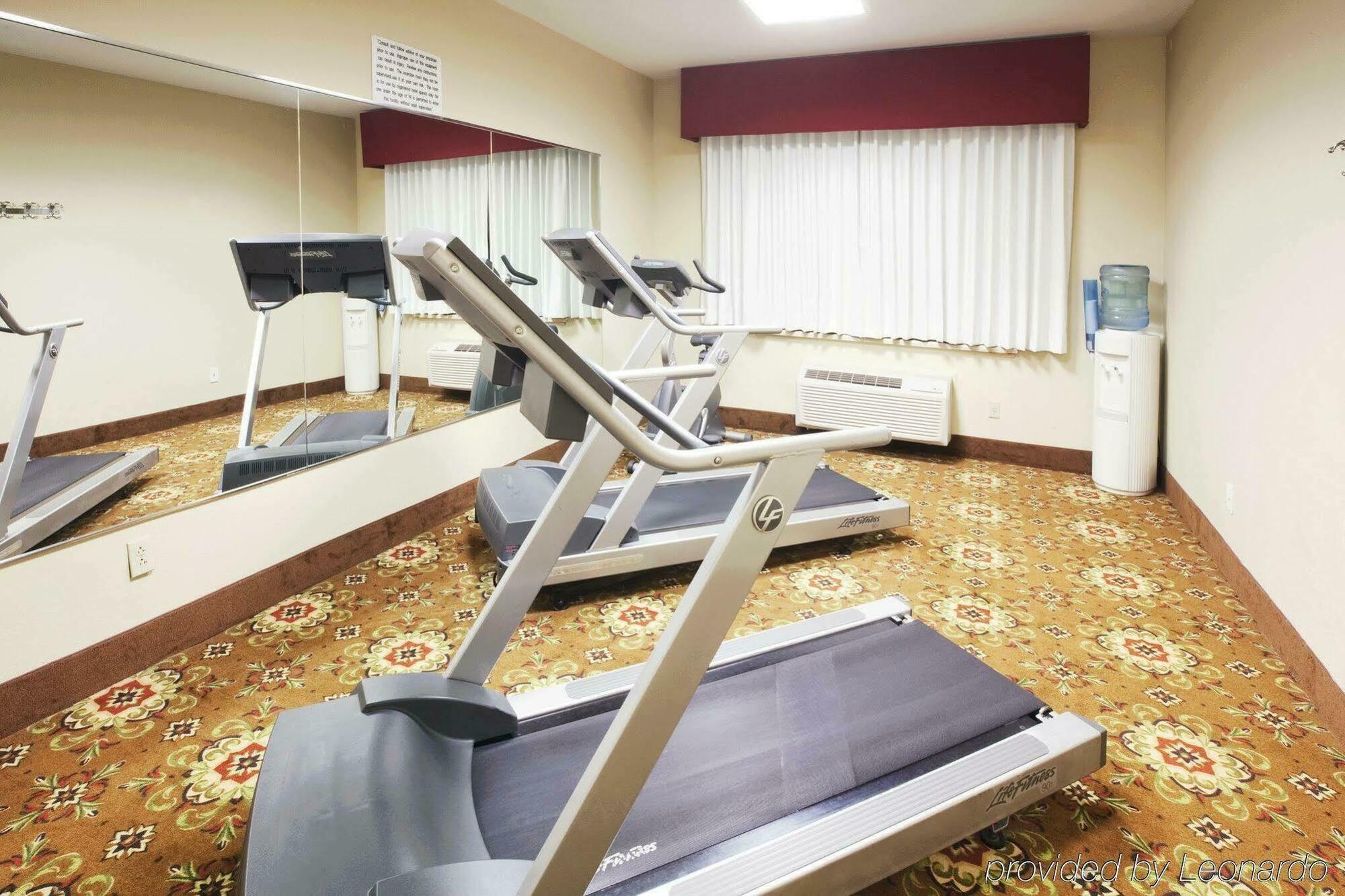 Hotel Oyo Townhouse Airport Oklahoma City